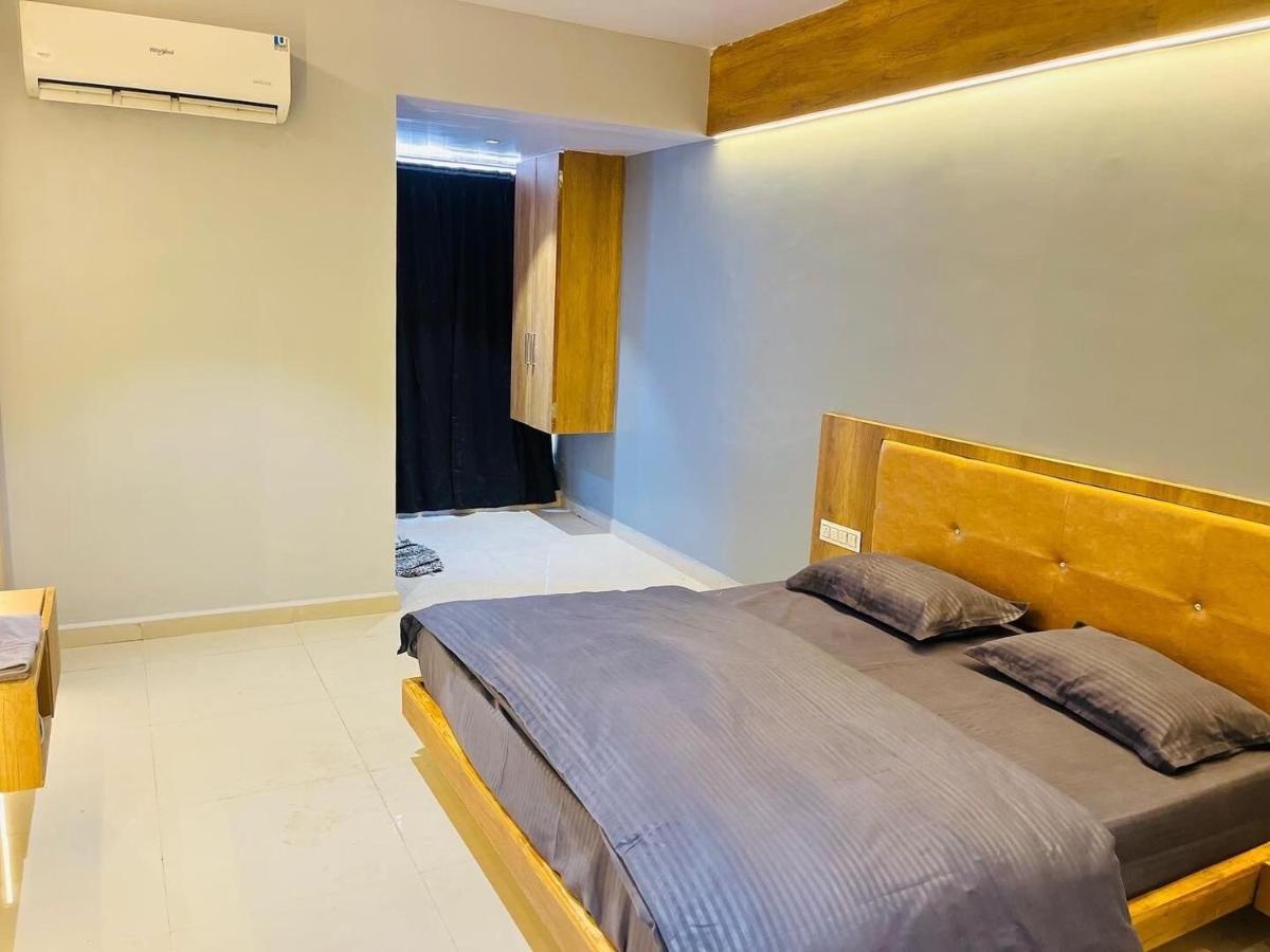 Oyo Florence Hotel Surat Exterior foto